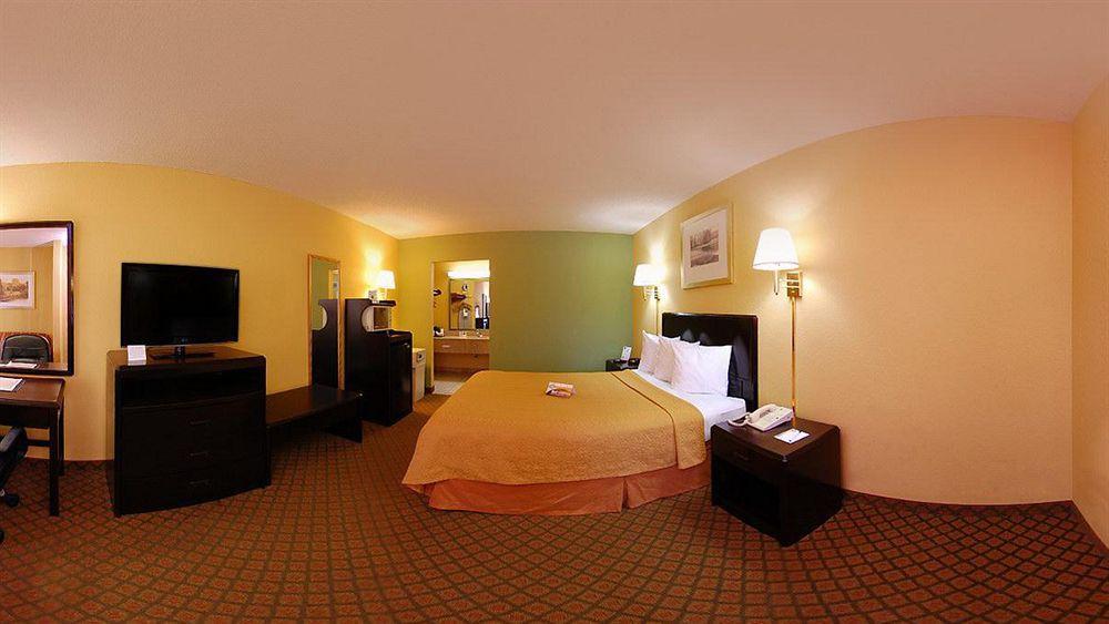 Quality Inn & Suites Orlando Airport Esterno foto