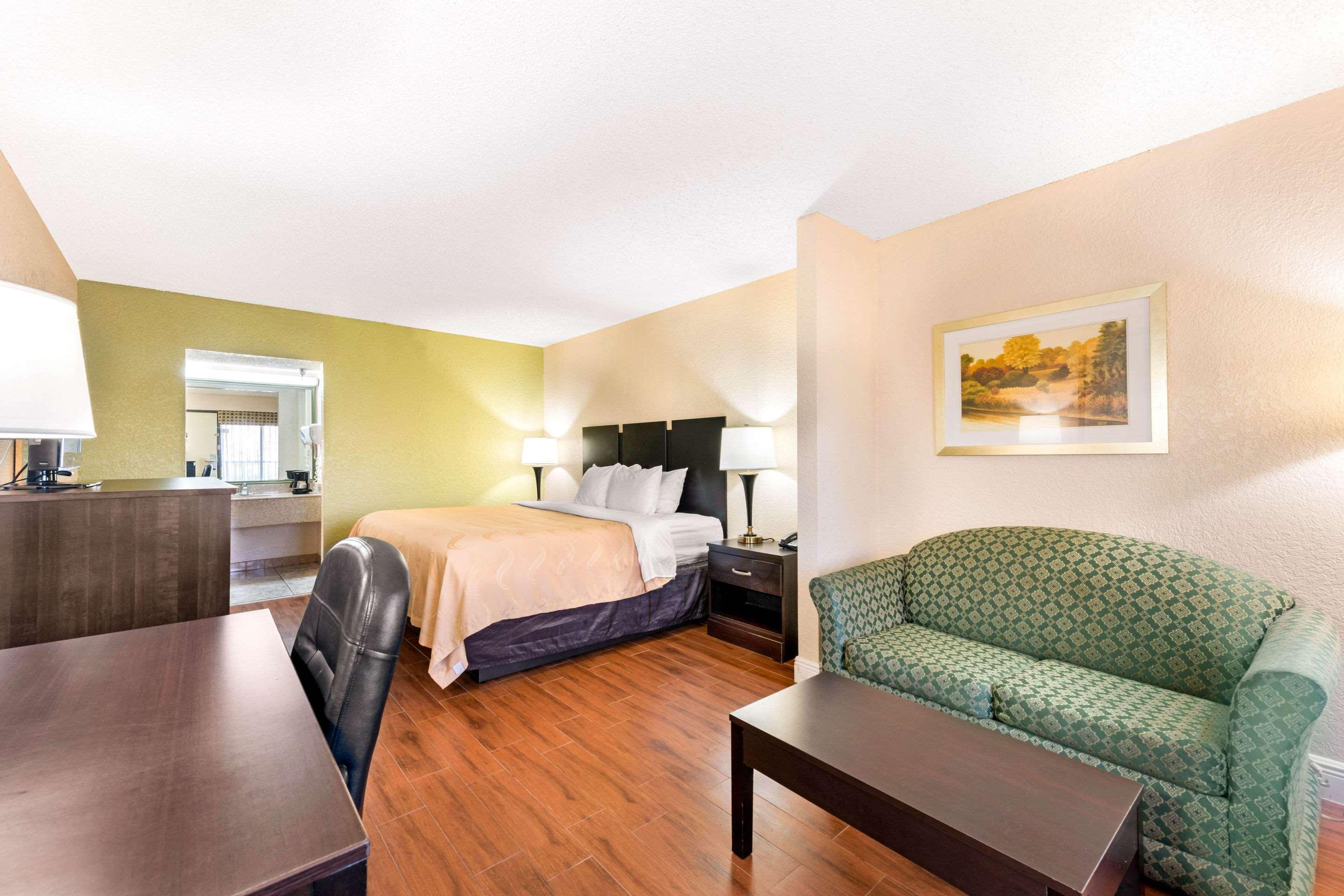 Quality Inn & Suites Orlando Airport Esterno foto