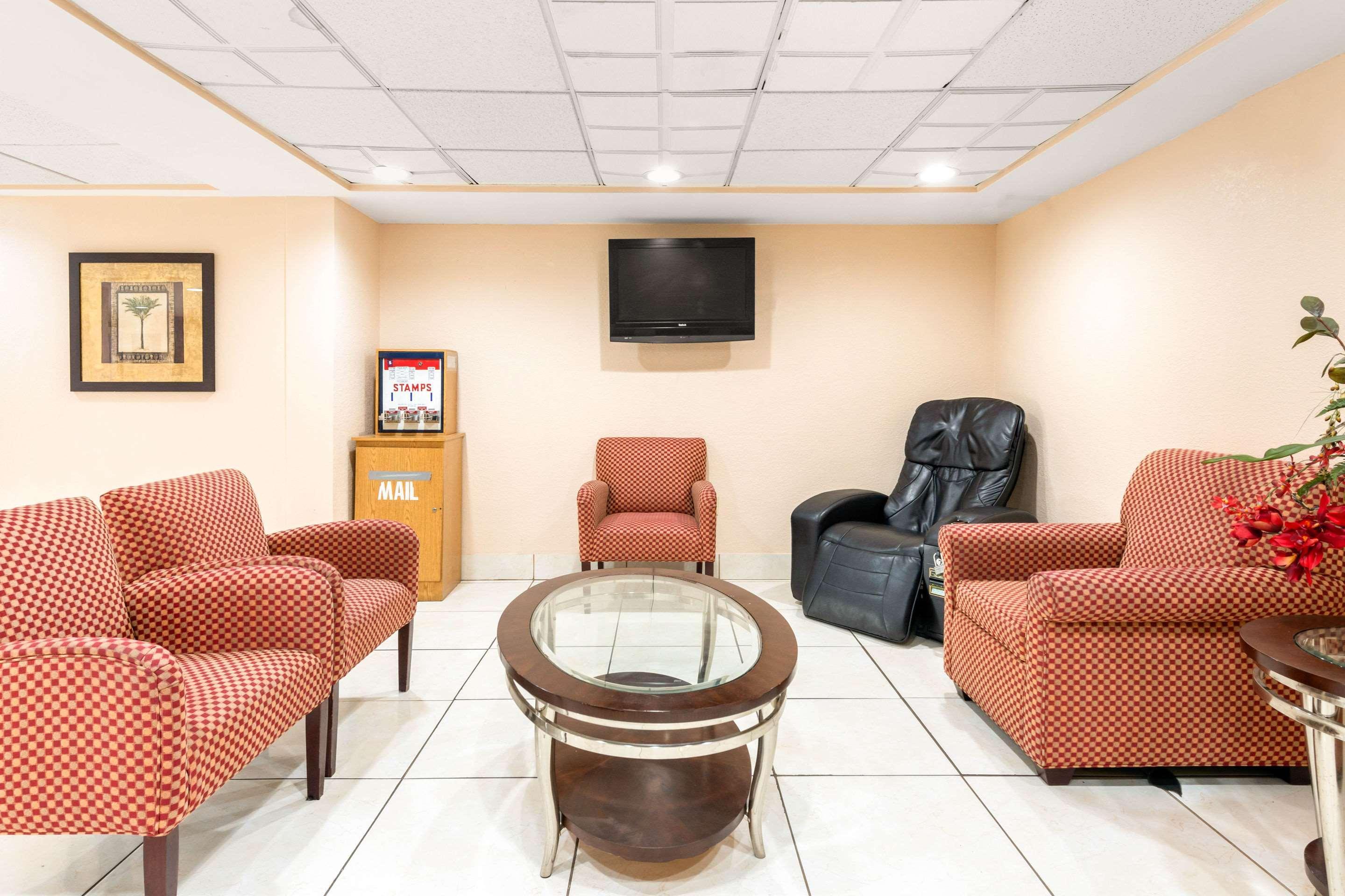 Quality Inn & Suites Orlando Airport Esterno foto