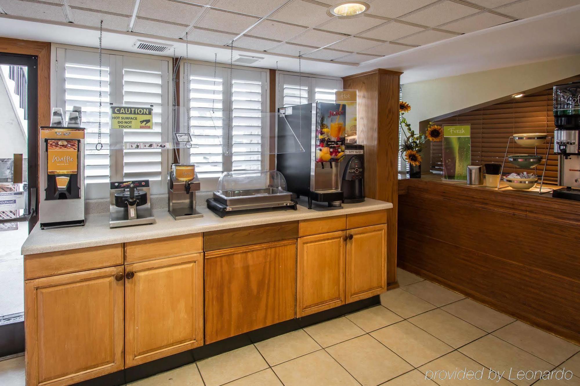 Quality Inn & Suites Orlando Airport Esterno foto