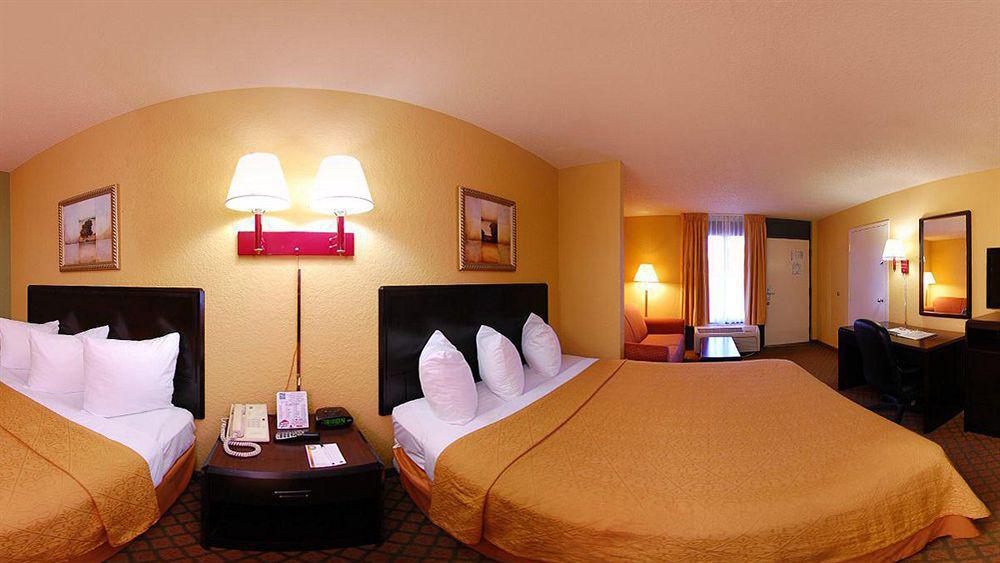 Quality Inn & Suites Orlando Airport Esterno foto